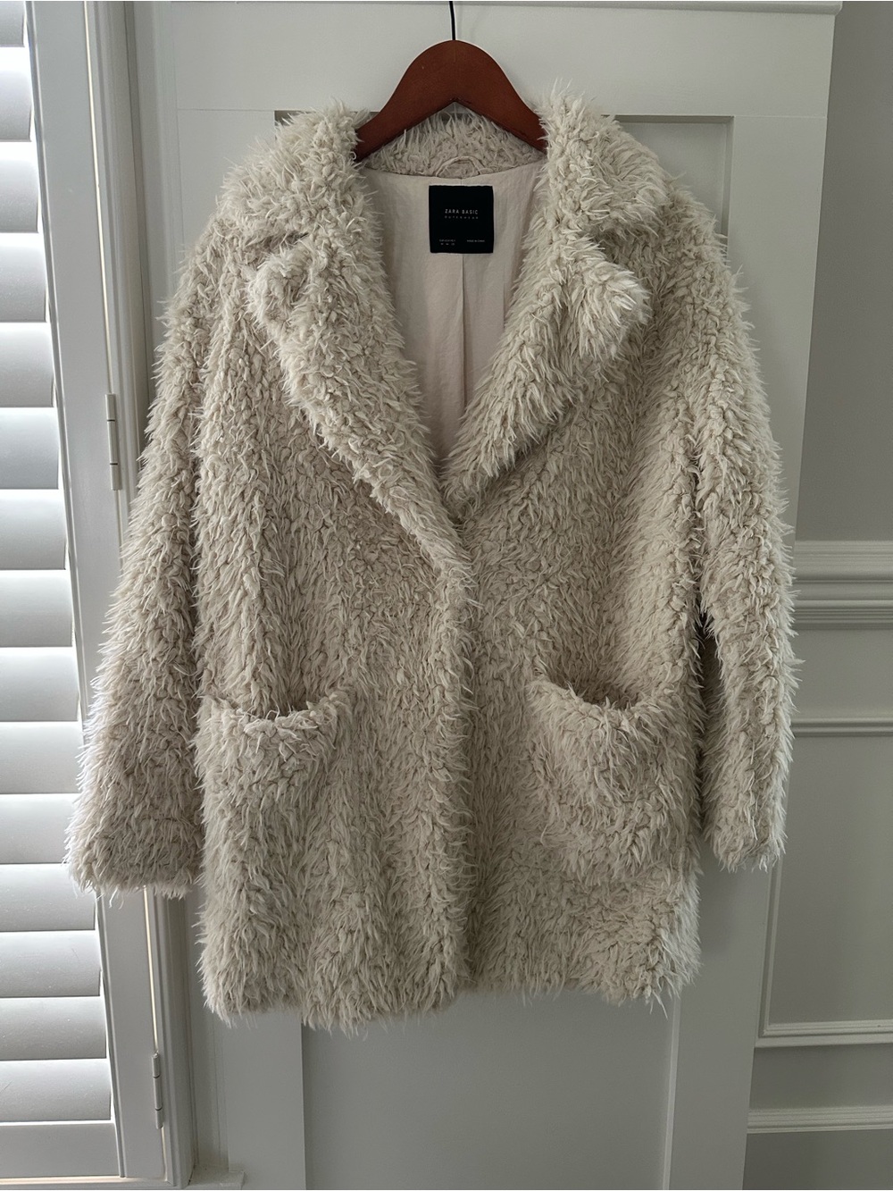 ZARA Cozy Faux Fur Shaggy Coat - Cream